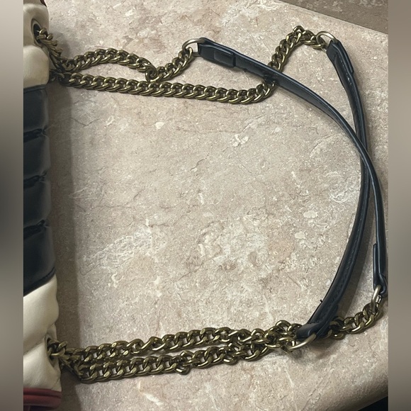 Steve Madden Eloise Women’s Quilted Shoukder Bag, Black/Bone - Picture 3 of 16